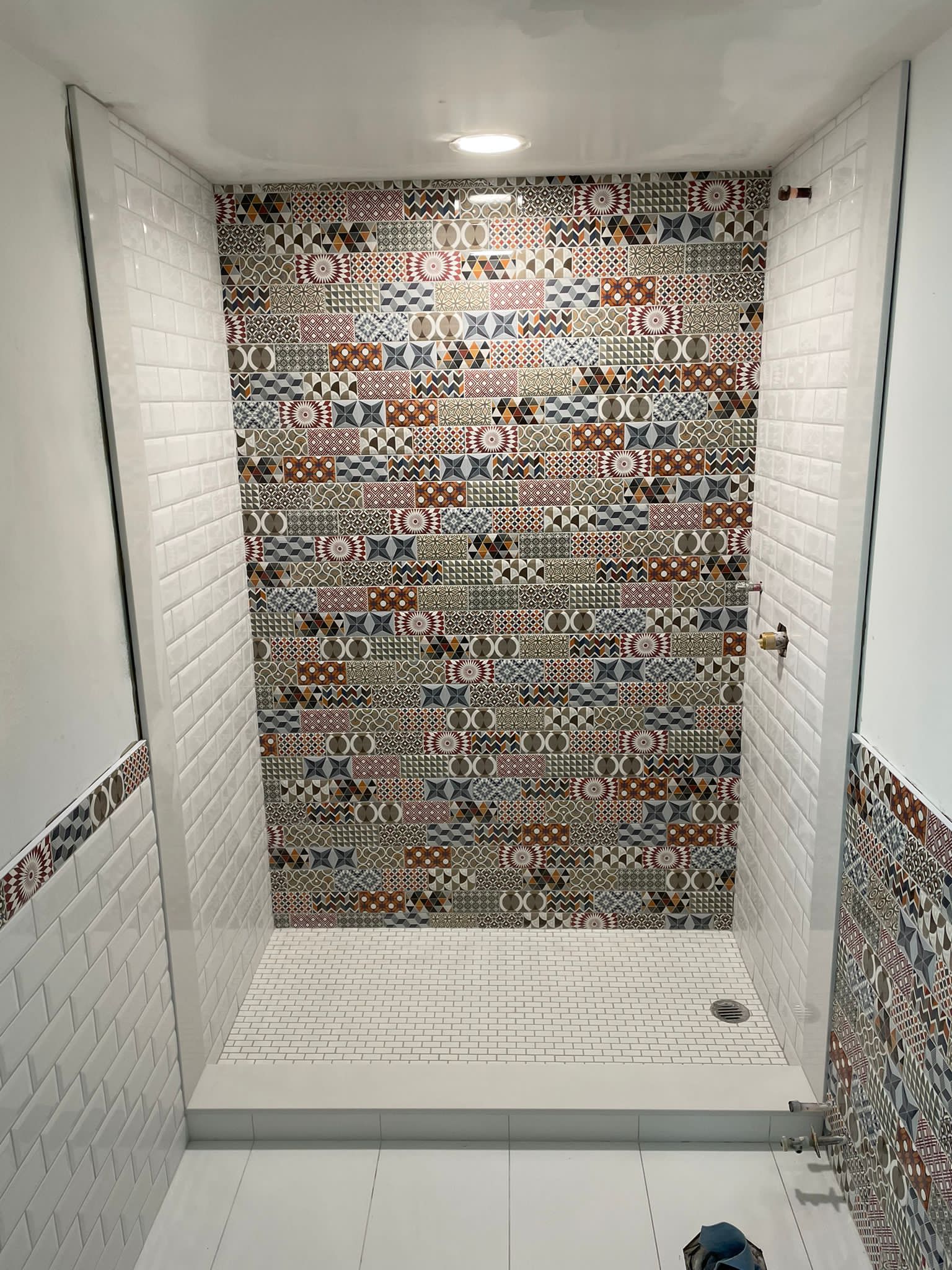 Kitchener tiles installation at Markom Tiles